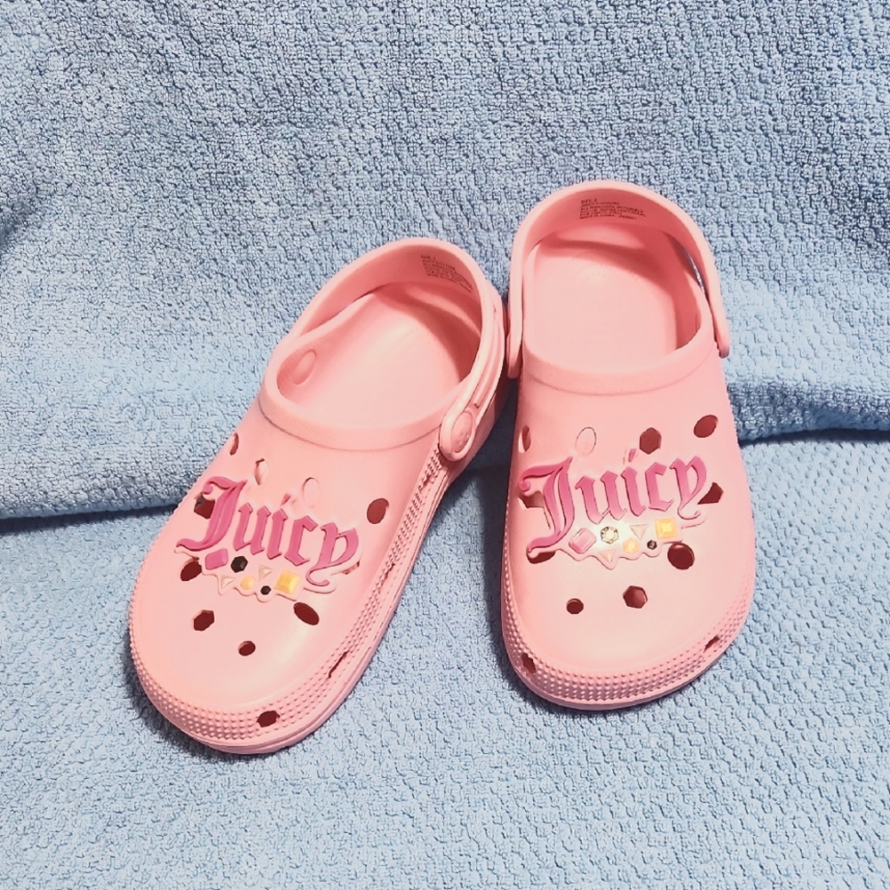 JUICY COUTURE CROCS